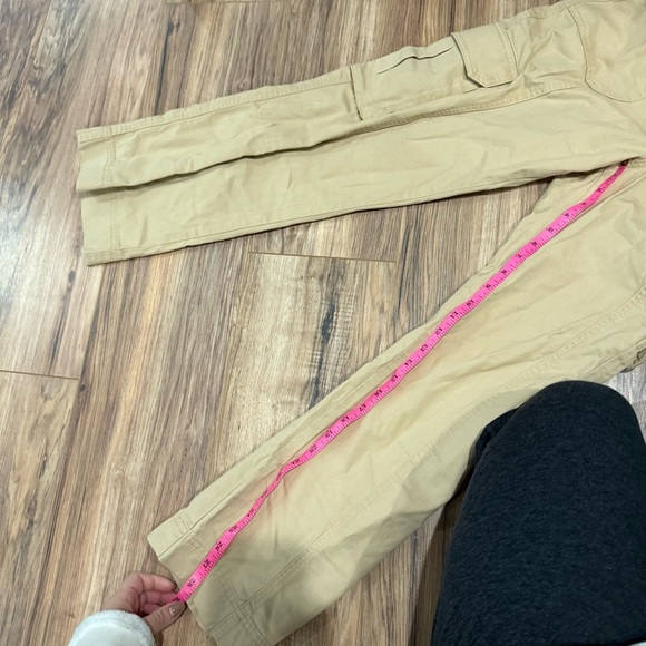 NWT Abercrombie & Fitch Curve Love Relaxed Fit Cargo Pants Tan - Picture 11 of 13